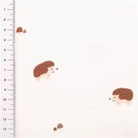 91130-Jersey-Stoff-Baumwolljersey-Igel-Pilze-wollweiss-braun-1-50m-Breite--MG-5878.jpg Jersey Stoff Baumwolljersey mit kleinen Igeln und Pilzen – Weich, elastisch & hautfreundlich in Wollweiß und Braun (/1,50 m Breite) mit Massband
