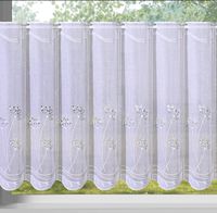 91206-Scheibengardine-Stickerei-Leinenoptik-Blumen-weiss-45x145cm--HxB--Screenshot-2025-03-25-212309.jpg Scheibengardine in Leinenoptik mit Blumen-Stickerei, 60x145 cm. Kürzbar ohne Nähen, mit Schnittkante. Natürlich, transparent, ideal für Landhausstil. Dekoriert an einem Fenster mit grünem Ausblick