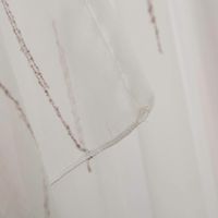 91217-Gardine-mit-Schlaufenband-Voile-Boucle-Streifen-Wollweiss-Grau-in-div--Groessen--MG-9873_1.jpg Gardine mit Schlaufenband – Voile mit Bouclé-Streifen in Wollweiß & Grau, in verschiedenen Größen Naht