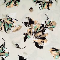 91233-Viskose-Stoff-Popeline-Blumen-beige-145cm-Breite--MG-7359.jpg Leichter Viskose Popeline Stoff mit Blumen-Print in Beige, weich, atmungsaktiv, hautfreundlich – ideal für Blusen, Kleider & Sommer-Outfits Nahaufnahme des Stoffes
