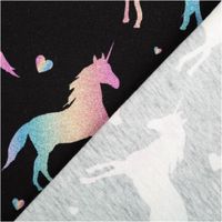 91248-Jersey-Stoff-Baumwolljersey-Digitaldruck-Einhorn-schwarz-bunt-1-4m-Breite--MG-7632.jpg Jersey Stoff aus Baumwolle mit Digitaldruck Einhorn – Weicher & elastischer Stoff für einzigartige Nähprojekte mit Rueckseite