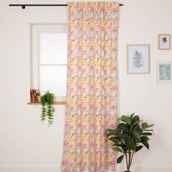 Vorhänge mit bunten Mini Blumen in verschiedenen Größen von SCHÖNER LEBEN., made in Germany im Ganzen am Fenster