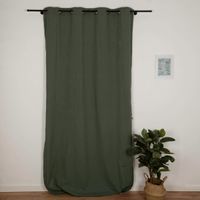 Vorhang Helios Grün 140x260 – Baumwolle mit Ösen & Leinenstruktur Vollansicht am Fenster