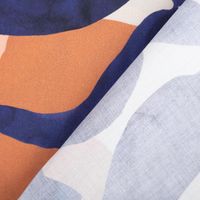 91315-Baumwollstoff-Satin-Stoff-Cotton-Satin-Digital-Leaves-blau-1-48m-Breite--MG-0164.jpg Baumwollstoff Satin – Digital Leaves Blau | 1,48 m Breite | 100 % Baumwolle mit Rueckseite