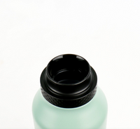 Trinköffnung von Premium Thermosflasche 600ml von Runbott in der Farbe Eucalyptus – hält bis zu 32h kalt, 24h heiß. Mit Keramikbeschichtung, BPA-frei, auslaufsicher & hygienisch. Jetzt entdecken!