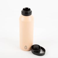 91333-Trinkflasche-Runbott-MII-600ml-Peach-geschmacksneutral--BPA-frei-und-auslaufsicher-IMG-8423.jpg Trinkflasche Runbott MII 600ml Peach – präsentiert mit matter, pfirsichfarbenener Oberfläche, schwarzem Deckel und strukturierter Trageschlaufe; schlichtes, modernes Design in Szene gesetzt, BPA-frei, geschmacksneutral und auslaufsicher - mit Deckel