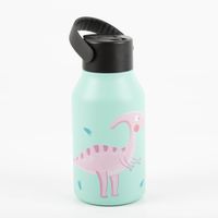 Trinkflasche „Marta Munté Parasaulophus Emerald Pink“ von Runbott – mintgrüne Edelstahlflasche mit BPA-freiem schwarzen Deckel und niedlichem rosafarbenem Dinosaurier, in Szene gesetzt auf hellem Untergrund