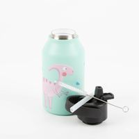 91343-Trinkflasche-Marta-Munte-Parasaulophus-emerald-pink-von-Runbott-350ml-geschmacksneutral--BPA-frei-und-auslaufsicher-IMG-8344.jpg Runbott Kindertrinkflasche „Marta Munté Parasaulophus Emerald Pink“ geöffnet präsentiert mit Deckel, Strohhalm und Reinigungsbürste – mintgrüne Edelstahlflasche mit Dino-Motiv, geschmacksneutral und auslaufsicher