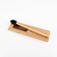 Runbott Reinigungsset bestehend aus Holzgriff-Flaschenbürste und feiner Reinigungsbürste, präsentiert auf der Verpackung – ideal für nachhaltige Flaschenpflege