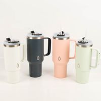 Hochwertiger Trinkbecher Runbott Latt 1100 Cotton Candy mit Henkel 1100ml überzeugt durch seine BPA-freie, geschmacksneutrale Keramikbeschichtung und das auslaufsichere Design in zartem Rosa - in Szene gesetzt
