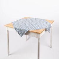 Tischdecke aus Baumwolle mit Aquarell Ornamenten in Weiß und Blau in diversen Größen oder nach Maß von SCHÖNER LEBEN. Tisch im Ganzen