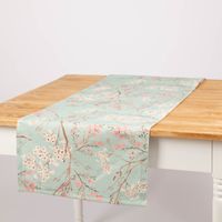 Baumwoll-Tischläufer mit Blütenzweigen in Blau 40x160cm von SCHÖNER LEBEN, flächig auf Tisch ausgelegt