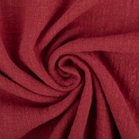 Baumwollstoff Cotton Slub Washed Rot – Weich, luftig & perfekt für sommerliche Kleidung kunstvoll eingedreht in Falten
