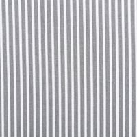 91557-Baumwollstoff-Popeline-Streifen-grau-weiss-1-50m-Breite--MG-0008.jpg Baumwollstoff Popeline Streifen in Grau-Weiß – Hochwertiger Stoff für kreative Nähideen Nahaufnahme des Stoffes
