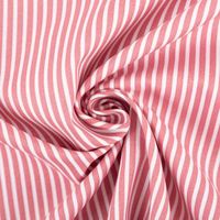 91570-Baumwollstoff-Popeline-Streifen-blush-weiss-1-50m-Breite--MG-9958.jpg Baumwollstoff Popeline Streifen in Blush-Weiß – Hochwertiger Stoff für kreative Nähideen kunstvoll eingedreht in Falten