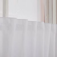 91672-Scheibengardinen-Meterware-Batist-Stickerei-uni-wollweiss-90cm-hoch--MG-1100.jpg Scheibengardinen Meterware Batist Stickerei uni wollweiß 90cm hoch – Natürliches Flair für dein Fenster
