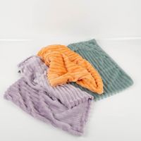 91680-Kissenhuelle-aus-Pluesch-in-Cordoptik-Streifen-Apricot-45x45cm--MG-0711_1.jpg Kuschelweiche Kissenhülle aus Plüsch mit breiten Cord-Streifen in Apricot 45x45cm mit anderen Kissenhuellen in Szene gesetzt
