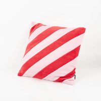 Kissen Stripe aus Samtstoffen in Rot und Rosa in der Größe 45x45cm seitliche Ansicht