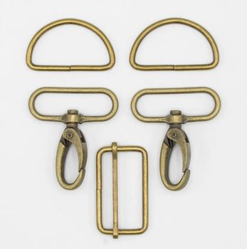 Taschengurt Komplettset 40mm in Metallic Gold – 5-teiliges Set mit Karabinerhaken, D-Ringen und Versteller
