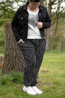 91758-Schnittmuster-Schlupfhose-Damen-Papierschnittmuster-Palma-Gr--32-54-von-Meine-Herzenswelt-P104-Simone-Schmuck-Stu--ck.jpg meine herzenswelt Palma Schlupfhose schwarz mit Punkten große Größe