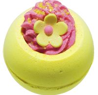 91826-Geschenkset-Ripe-for-Relaxation-Punnet-Gift-Pack-von-Bomb-Cosmetic--Screenshot-2025-05-26-210218.jpg Gelbe Badebombe Morning, Sunshine mit pinker Creme und gelber Blüte von Bomb Cosmetics