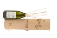 Nahaufnahme des Paddywax Bordeaux Fig & Vetiver Diffusers mit Etikett und Glasflasche