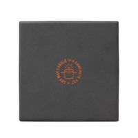 Oberseite der Verpackung mit Aufdruck Soy Wax Candle in a Concrete Pot in orange