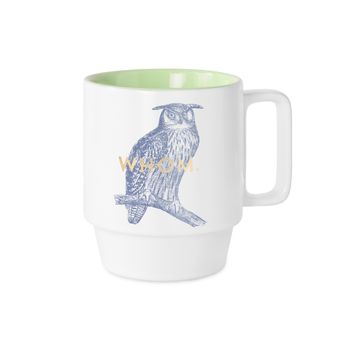 Weiße Keramiktasse mit blauer Eulen-Zeichnung, goldener Aufschrift „WHOM.“ und grünem Innenbereich von DesignWorks Ink USA