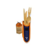 Bambus-Besteck-Set in blauer Stofftasche mit orangefarbener Einfassung und Gentlemen’s Hardware Label, bestehend aus Löffel, Gabel, Messer und Essstäbchen
