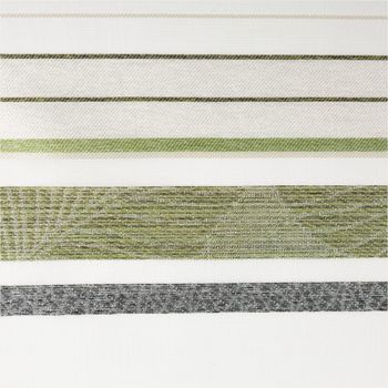 Eleganter Jacquard-Gardinenstoff in Weiß mit modernen Streifen und Blättermotiven in frischem Grün. Der halbtransparente Stoff mit 1,50 m Breite verschönert Fenster als dekorativer Store oder Vorhang - Nahaufnahme