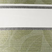 91889-Gardinenstoff-Dekostoff-halbtransparent-Jacquard-Streifen-Blaetter-weiss-gruen-1-50m-Breite-IMG-4380.jpg Eleganter Jacquard-Gardinenstoff in Weiß mit modernen Streifen und Blättermotiven in frischem Grün. Der halbtransparente Stoff mit 1,50 m Breite verschönert Fenster als dekorativer Store oder Vorhang - Detailaufnahme