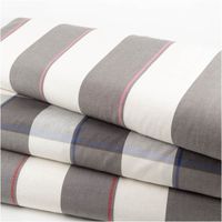 91896-Vorhangstoff-Jacquard-Stoff-Dekostoff-Streifen-grau-ecru-rot-165cm-Stoffbreite--MG-2927.jpg Jacquard-Dekostoff mit Blockstreifen – Grau, Ecru & Rot – 165 cm breit in Kombination mit anderen Stoffen in Szene gesetzt