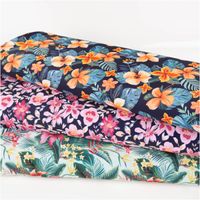 91965-Badeanzugstoff-UPF-50-bi-elastisch-recycelt-Blueten-rosa-dunkelblau-1-50m-Breite--MG-2102.jpg Badeanzugstoff Blüten rosa/dunkelblau – bi-elastisch, recycelt, UV-Schutz | 1,50 m Breite in Kombination mit anderen Stoffen praesentiert
