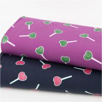 91986-Jersey-Stoff-Baumwolljersey-mit-Glitter-Lollypop-lila-gruen-1-4m-Breite--MG-3036.jpg Jersey Stoff mit Glitter Lollypops – für süße Nähideen mit Wow-Effekt mit anderem Stoff in Szene gesetzt