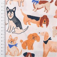 Baumwollstoff mit buntem Digitaldruck verschiedenster Hunderassen auf hellem Hintergrund – liebevoll illustriert in Beige- und Brauntönen, ideal für tierische Nähprojekte - mit Massband