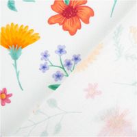 Popeline Baumwollstoff – Happy Flower Field pastellzartes Mint mit bunten Blumen mit Rueckseite