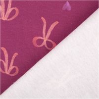 92062-Sweatstoff-aus-Baumwolle-Digitaldruck-Schleifen-fuchsia-1-50m-Breite--MG-3993.jpg Sweatstoff aus Baumwolle in Fuchsia mit digital gedruckten Schleifen und kleinen Herzen in Rosa und Lila, weich und leicht elastisch - mit Rueckseite