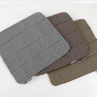 Outdoor Sitzkissen taupe 39x39x1 cm – wasserabweisend & rutschfest in Szene gesetzt