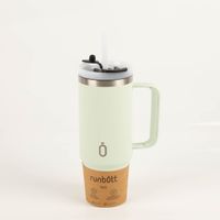 92087-Trinkbecher-Runbott-Latt-800-Melon-mit-Henkel-800ml-geschmacksneutral--BPA-frei-und-auslaufsicher-IMG-7046.jpg Der hochwertige Trinkbecher Runbott Latt 800 Melon mit Henkel 800ml überzeugt durch seine BPA-freie, geschmacksneutrale Keramikbeschichtung und das auslaufsichere Design in zartem Hellgrün - mit Logo