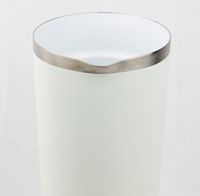 92088-Trinkflasche-Runbott-Latt-800-Melon-mit-Henkel-800ml-geschmacksneutral--BPA-frei-und-auslaufsicher-Screenshot-2025-07-03-095913.jpg Offene Runbott Jug 1,5l mit Ausguss – hygienische, weiße Keramik-Innenbeschichtung sichtbar