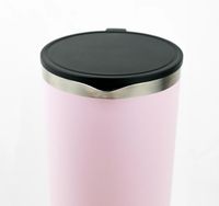 92089-Kanne-Runbott-Jug-1500ml-mit-Henkel-Powder-Pink-geschmacksneutral--BPA-frei-mit-Keramikbeschichtung-Screenshot-2025-07-03-102744.jpg Verschlossene Runbott Jug 1500ml – schwarzer Deckel mit Ausgussöffnung für tropffreies Servieren