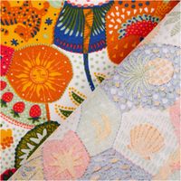 92123-Tischdeckenstoff-abwaschbar-Baumwollstoff-beschichtet-Janeiro-bunt-1-60m-Breite-IMG-4837.jpg Abwaschbarer Tischdeckenstoff aus beschichteter Baumwolle mit farbenfrohen tropischen Motiven wie Vögeln, Palmen, Früchten und Blumen in lebhaften Farben - mit Rueckseite