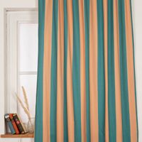 Vorhang aus der SCHÖNER LEBEN Kollektion, maßgefertigt, mit breiten Streifen in Apricot und Grün, handgenäht nach individuellem Wunschmaß - Nahaufnahme am Fenster