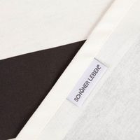 92145-Tischlaeufer-aus-Baumwolle-mit-Streifen-schwarz-ecru-40x160cm-von-SCHoeNER-LEBEN--IMG-6165.jpg SCHÖNER LEBEN. Label am schwarz-ecru gestreiften Tischläufer aus Baumwolle.