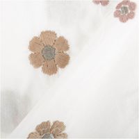 92174-Baumwollstoff-Popeline-bestickt-Blueten-weiss-nude-135cm-IMG-5671.jpg Baumwoll-Popeline in Weiß mit bestickten Blüten in dezenten Nudetönen, gleichmäßig verteilt, feine Stickerei mit natürlicher, zarter Wirkung - mit Rueckseite