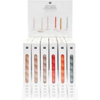 Verkaufsdisplay mit Spiralkerzen von Rico Design in verschiedenen Farben in Verpackung