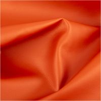 92238-Kunstleder-Polsterkunstleder-Kreativleder-Metallic-Glanz-orange-1-4m-Breite-IMG-5915.jpg Strapazierfähiges Polsterkunstleder in intensivem Orange mit feiner Struktur und leichtem Metallic-Glanz, vielseitig einsetzbar für kreative Näh- und Polsterprojekte - stilvoll drapiert