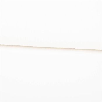 Baumwollstoff in Off-White, Slub Washed mit feiner unregelmäßiger Struktur, weich fallend und mit leichter, luftiger Oberfläche - ausgerollt und glatt liegend
