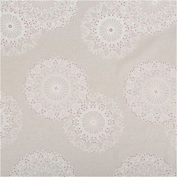 Dekostoff aus fester Baumwolle in Naturbeige mit ornamentalen Mandala-Motiven in Weiß, akzentuiert durch kleine rote Punkte, robust und polsterfähig - Vollansicht