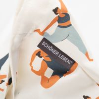 Großer Baumwoll-Shopper mit farbenfrohem Body Positivity Yoga-Motiv. Das Muster zeigt stilisierte Frauen in verschiedenen Posen, perfekt für Sport und Freizeit, von SCHÖNER LEBEN - Detailaufnahme
